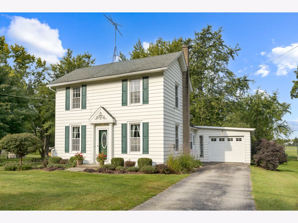  For Sale Hampshire Illinois, 704 State Street