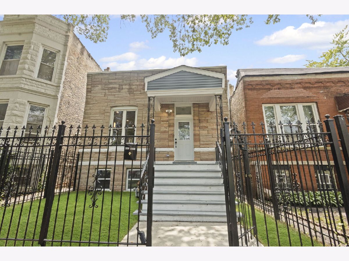  For Sale Chicago Illinois, 4025 Adams Street