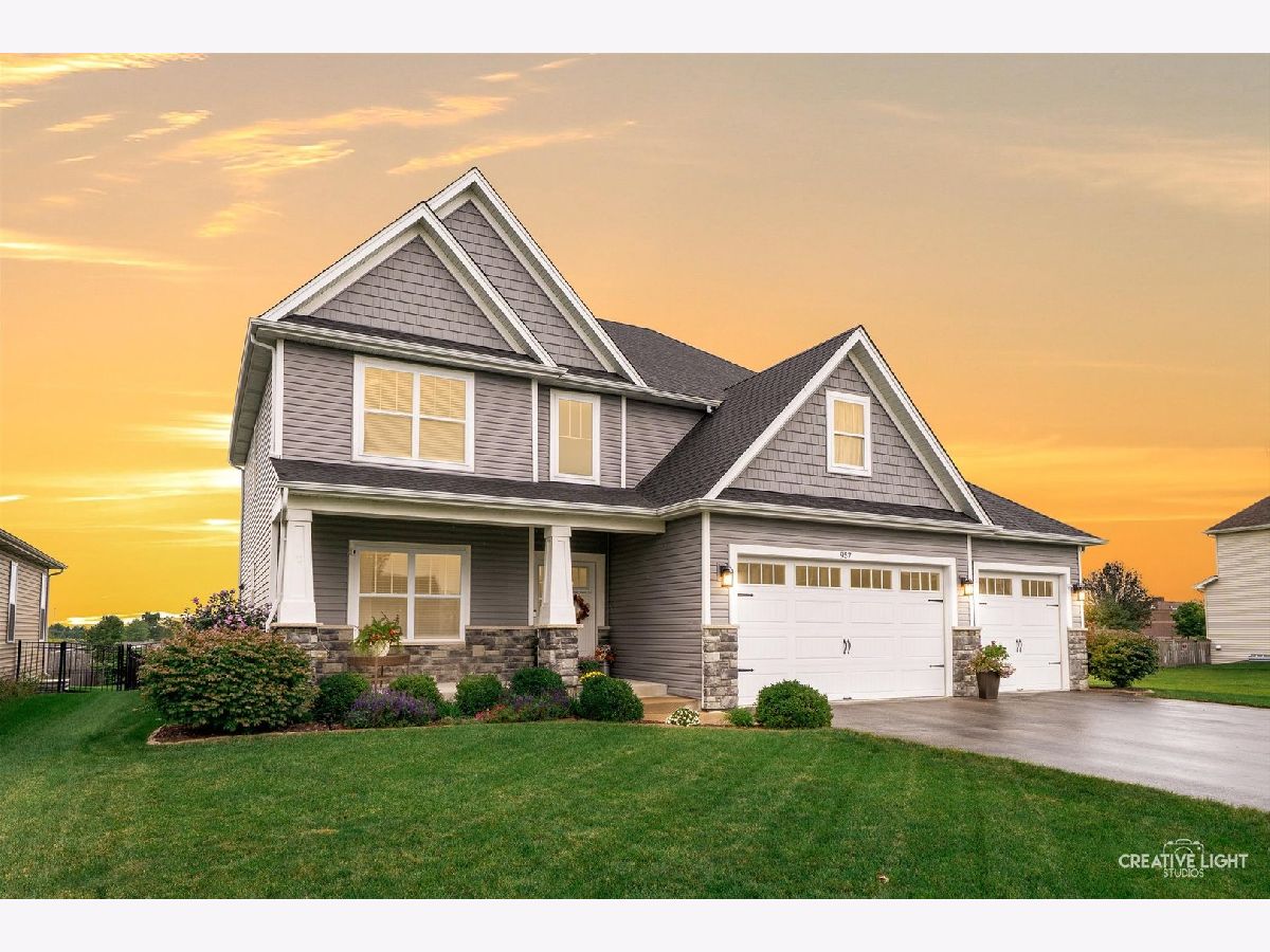  Sold Yorkville Illinois, 957 Carly