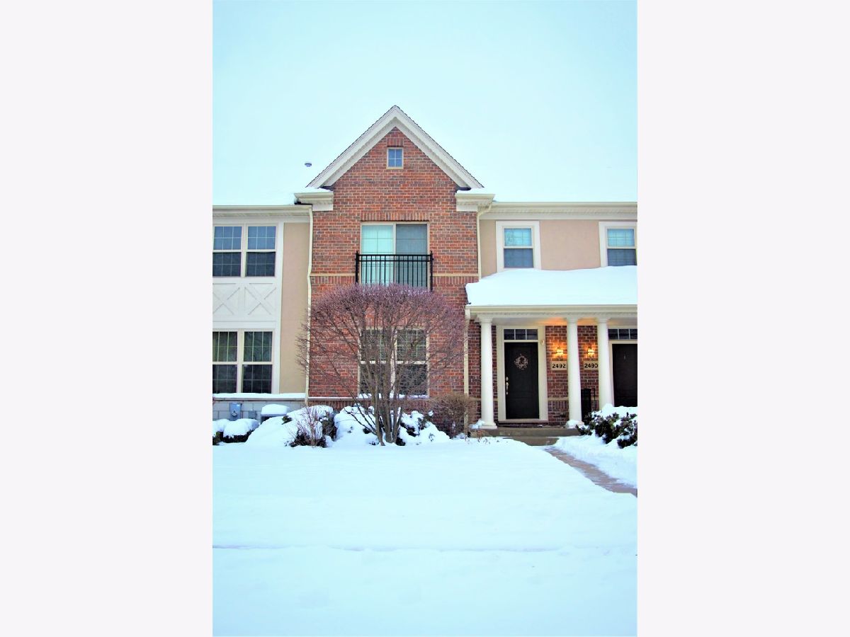 Townhomes & Homes For Rent Waterbury Place Buffalo Grove Illinois, 2492 Waterbury