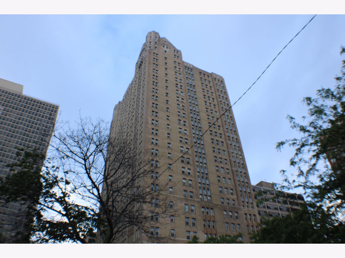  For Sale Chicago Illinois, 5000 East End Avenue