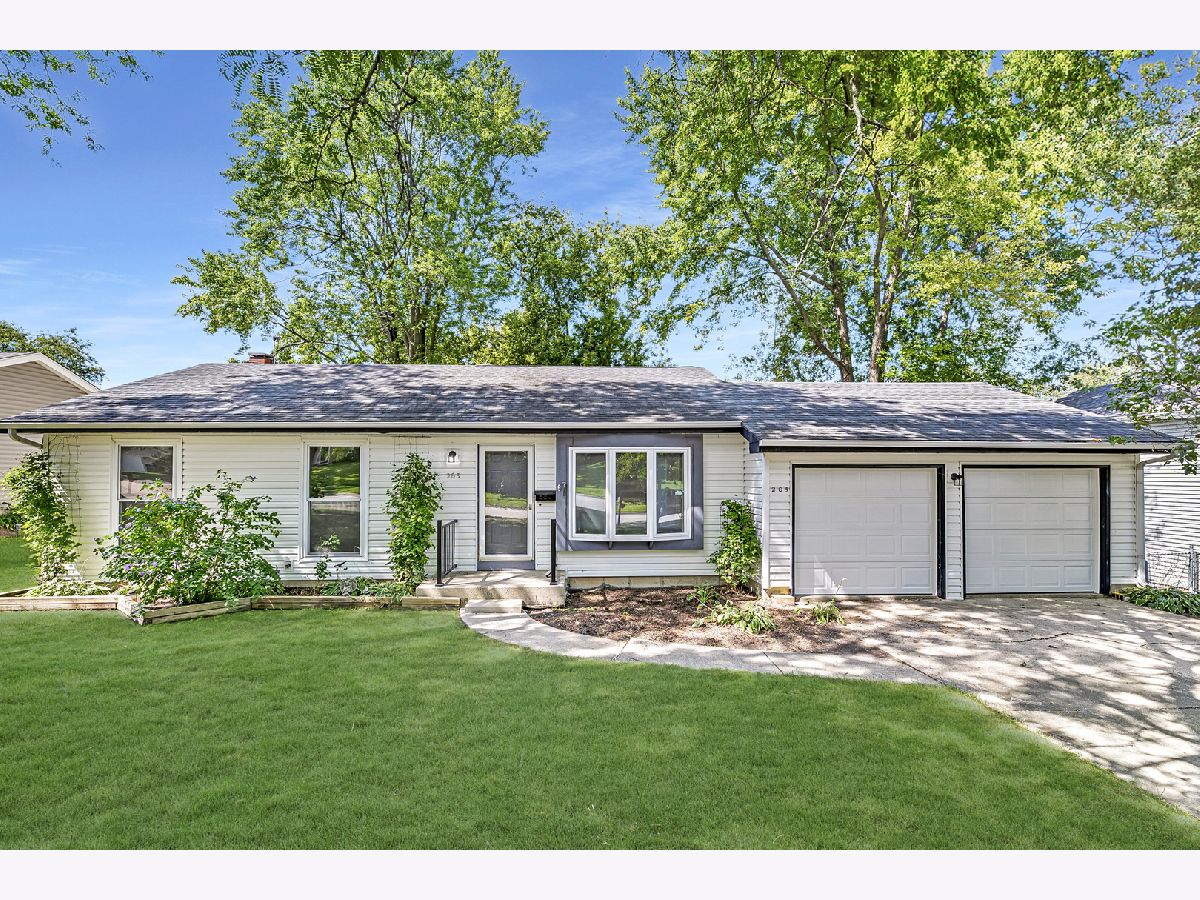  For Sale Mchenry Illinois, 205 Augusta Drive