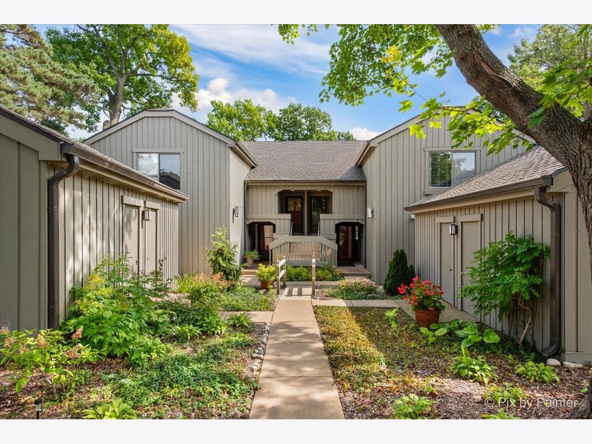 Townhomes & Condos For Sale Lake Barrington Shores Lake Barrington Illinois, 209 Shoreline Road