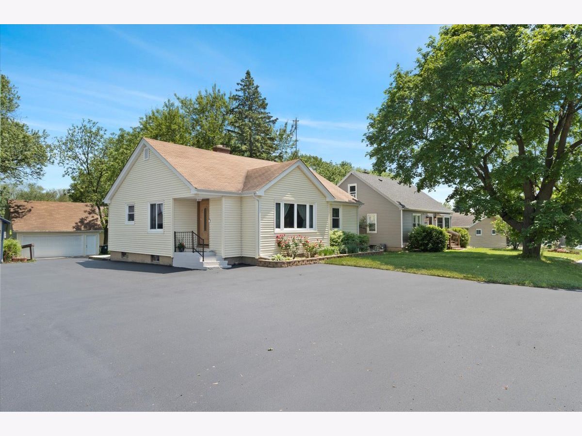  For Sale Antioch Illinois, 1033 Osmond Avenue