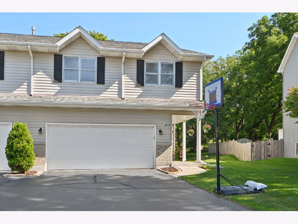 Sold East Dundee Illinois, 209 Lorien