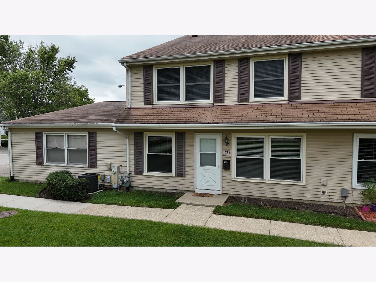 Townhomes & Condos For Rent Barrington Square Hoffman Estates Illinois, 1781 Queensbury