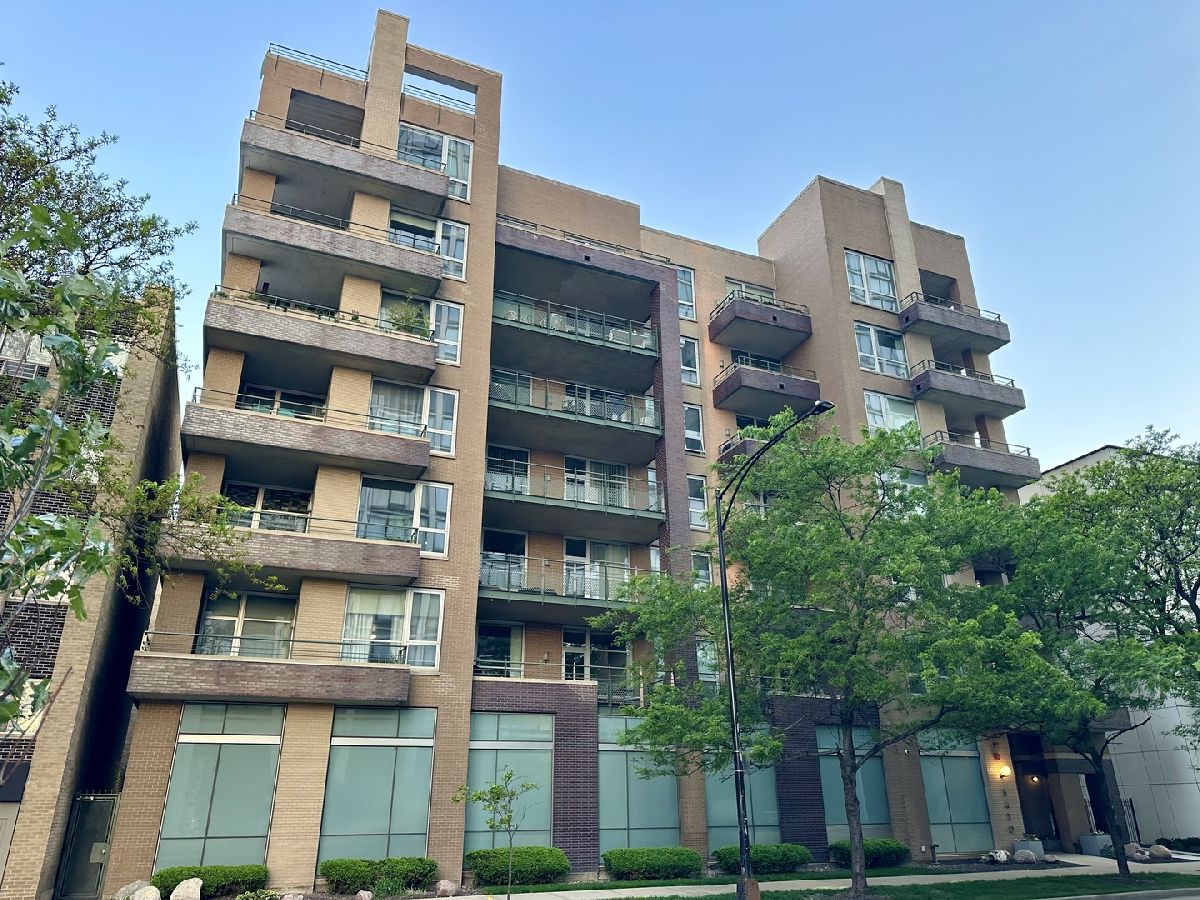 Condominiums & Homes For Sale Edgewater Beach Chicago Illinois, 5430 Sheridan Road