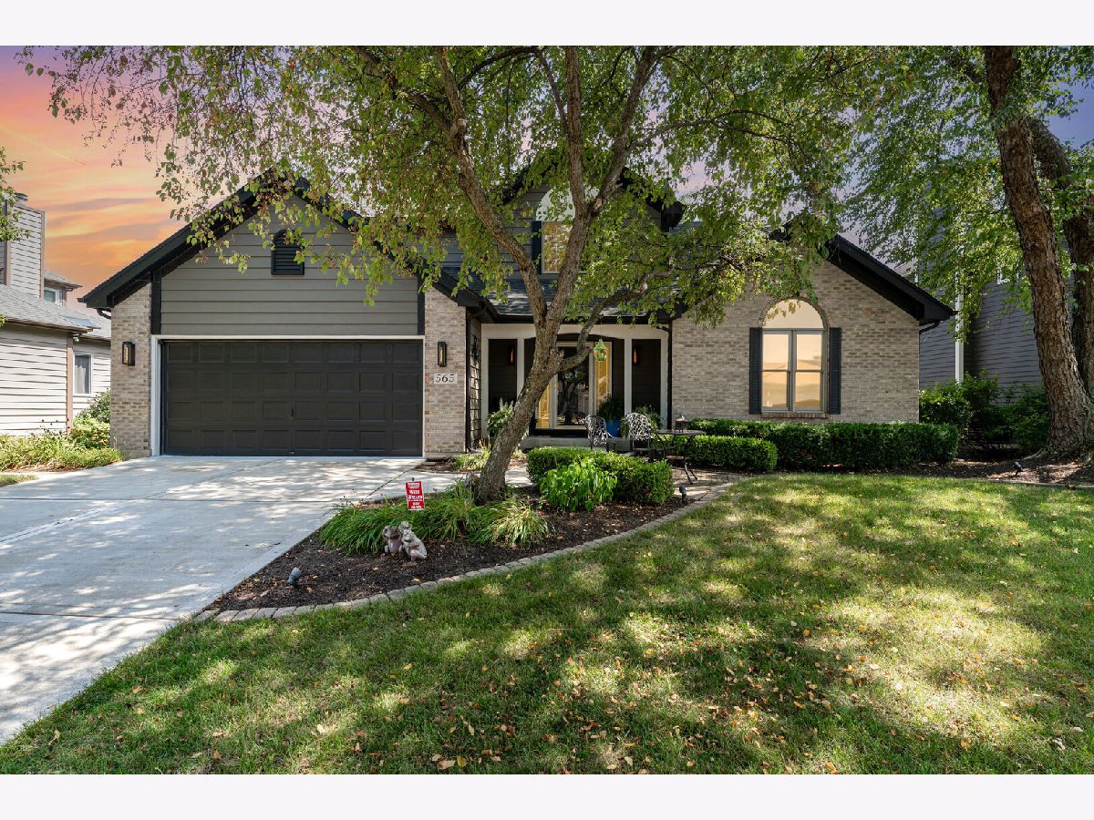  For Sale Aurora Illinois, 565 Blackberry Ridge Drive