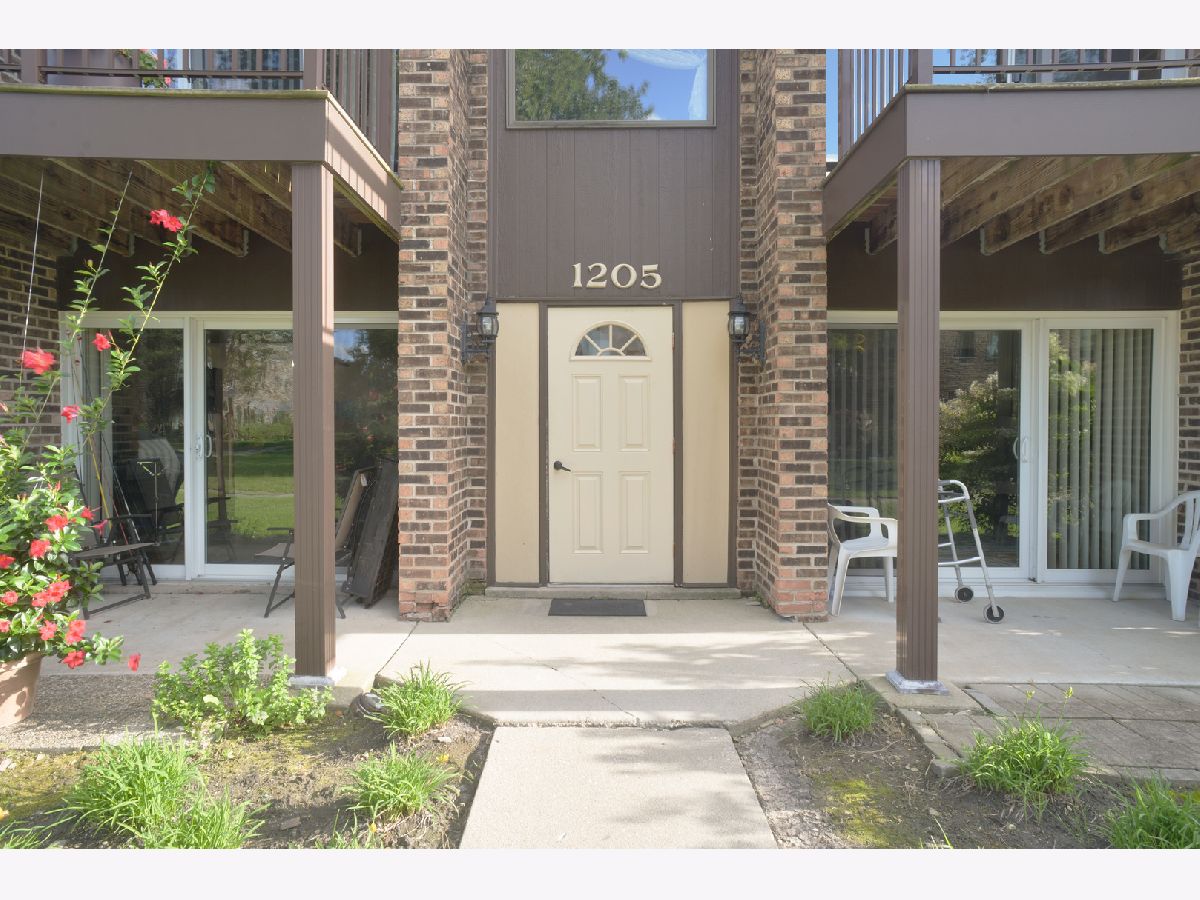  For Rent Wheeling Illinois, 1205 Pleasant Run
