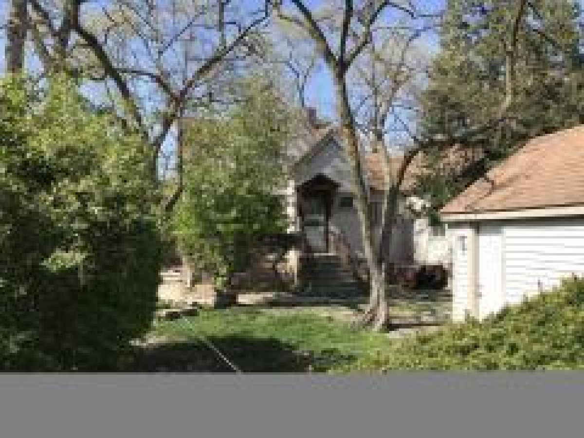  Rented Brookfield Illinois, 8834 Burlington