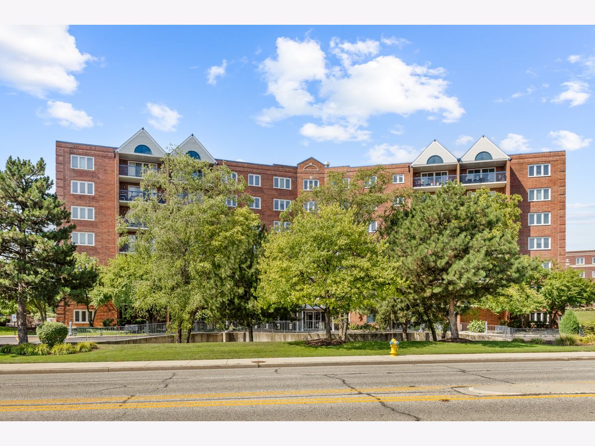  For Sale Niles Illinois, 7120 Milwaukee Avenue