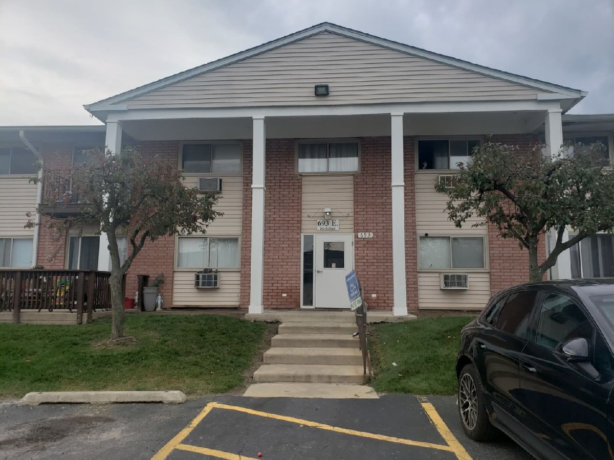  For Sale Glendale Heights Illinois, 693 Fullerton Avenue