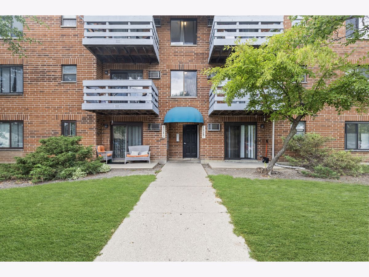  For Sale Palatine Illinois, 1319 Winslowe Drive