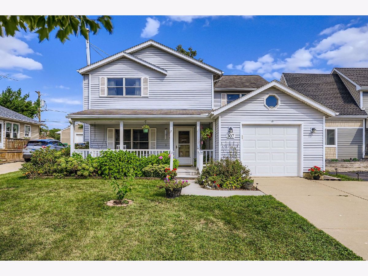  For Sale Wheeling Illinois, 307 1st Street