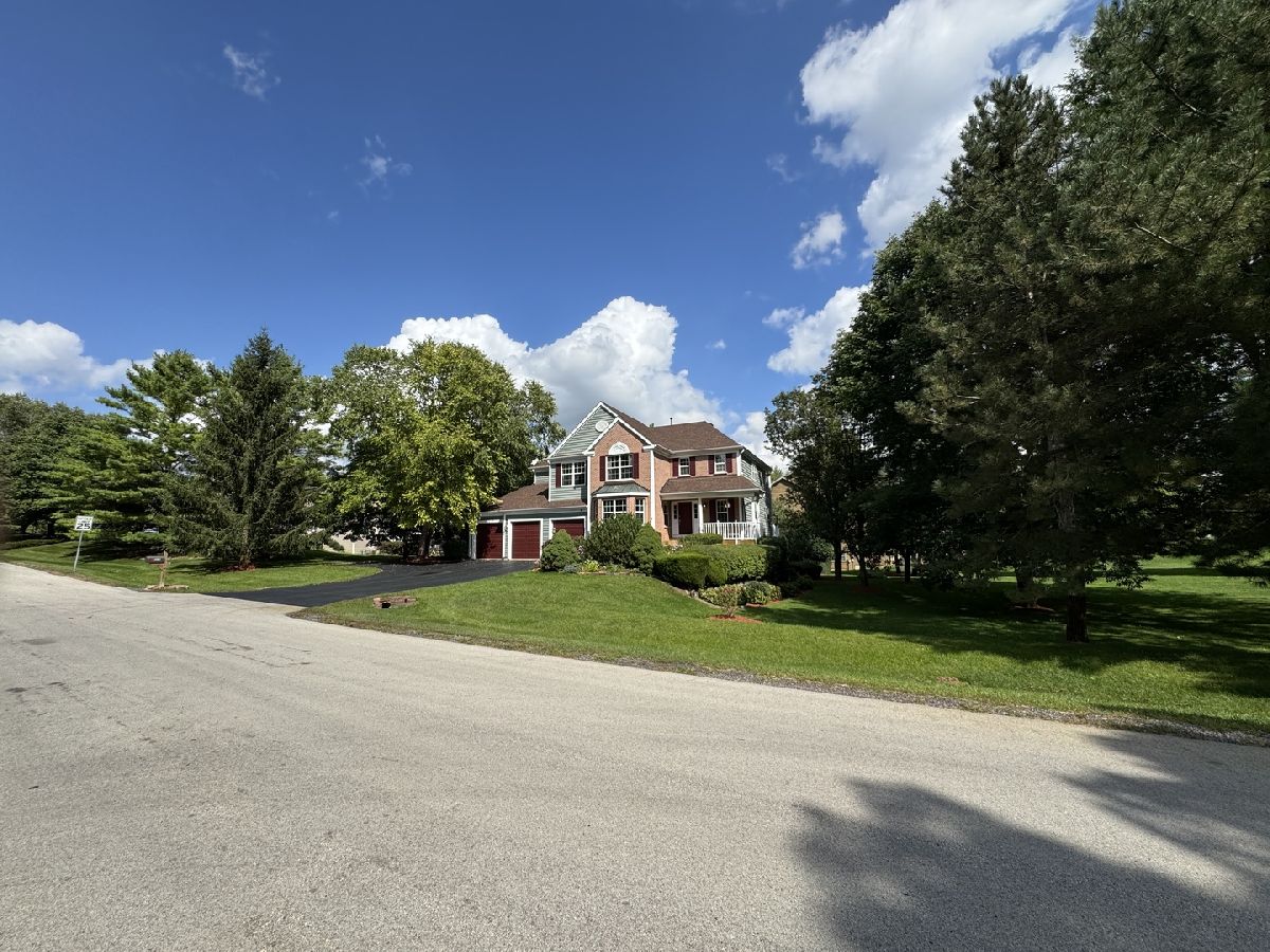 Homes For Sale Kingsbridge Cary Illinois, 6414 Kingsbridge Drive