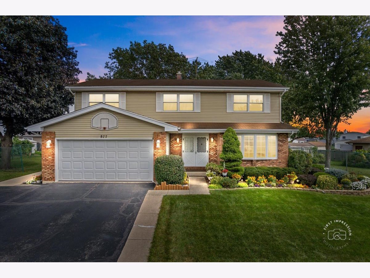  For Sale Carol Stream Illinois, 877 Malibu Court