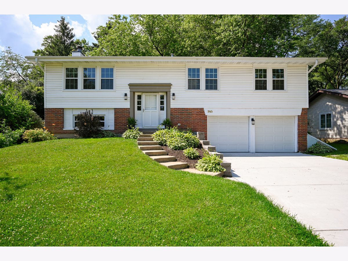  For Sale Glen Ellyn Illinois, 21W745 Glen Valley Drive