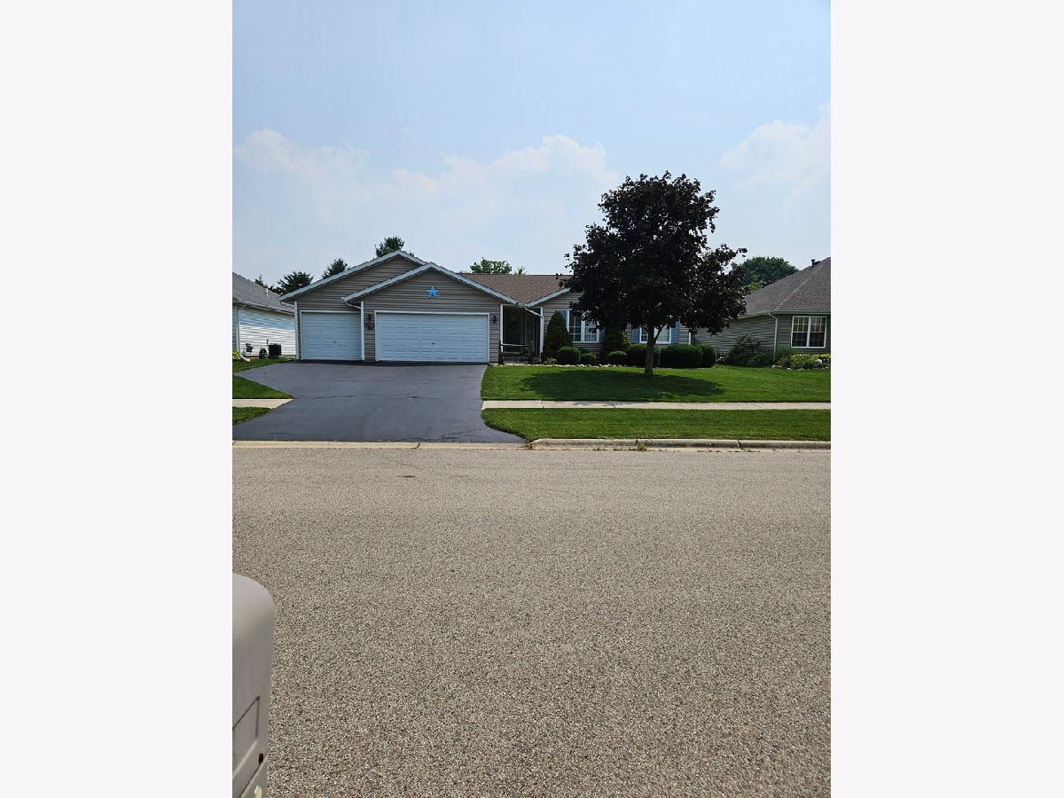 For Sale Machesney Park Illinois, 3045 Derbyshire Drive