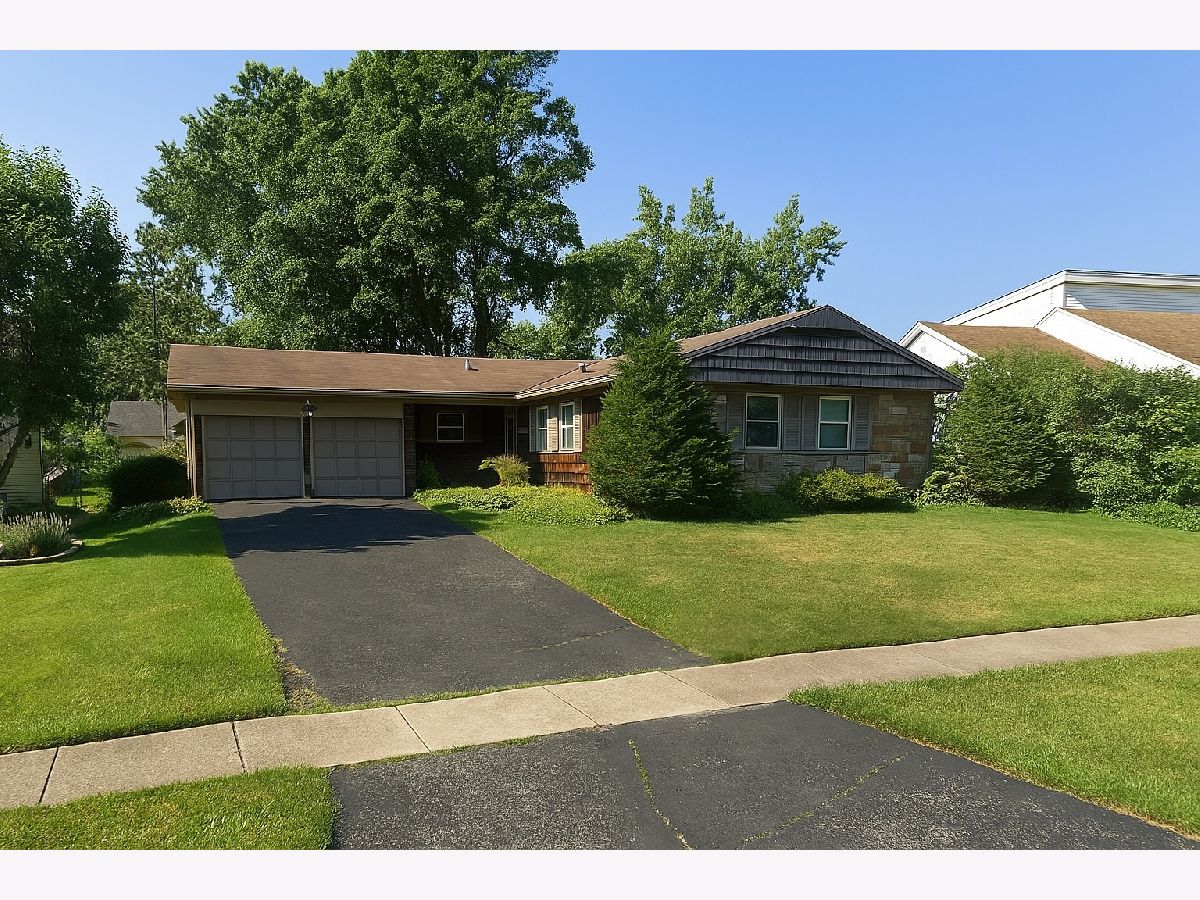 Homes Sold Strathmore Buffalo Grove Illinois, 394 Indian Hill