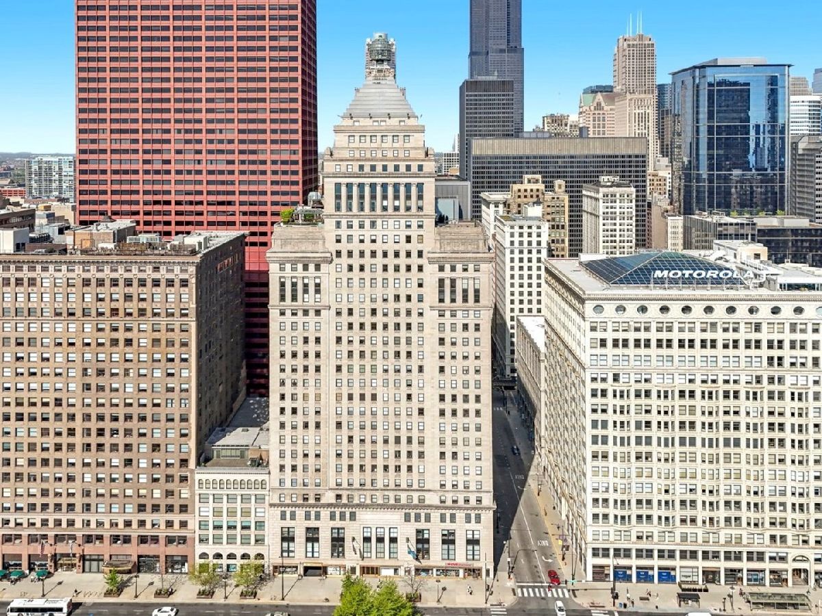  For Sale Chicago Illinois, 310 Michigan Avenue