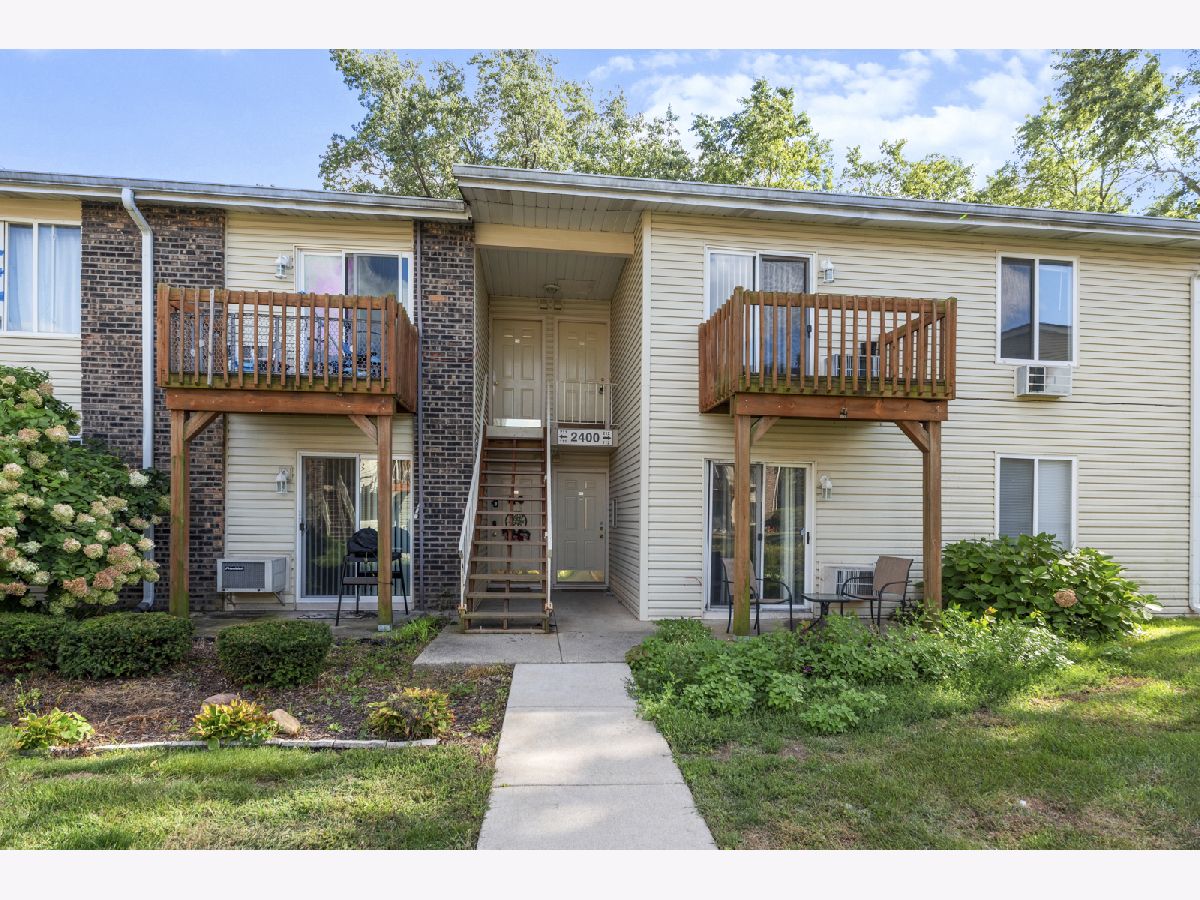 For Sale Oswego Illinois, 2400 Light Road