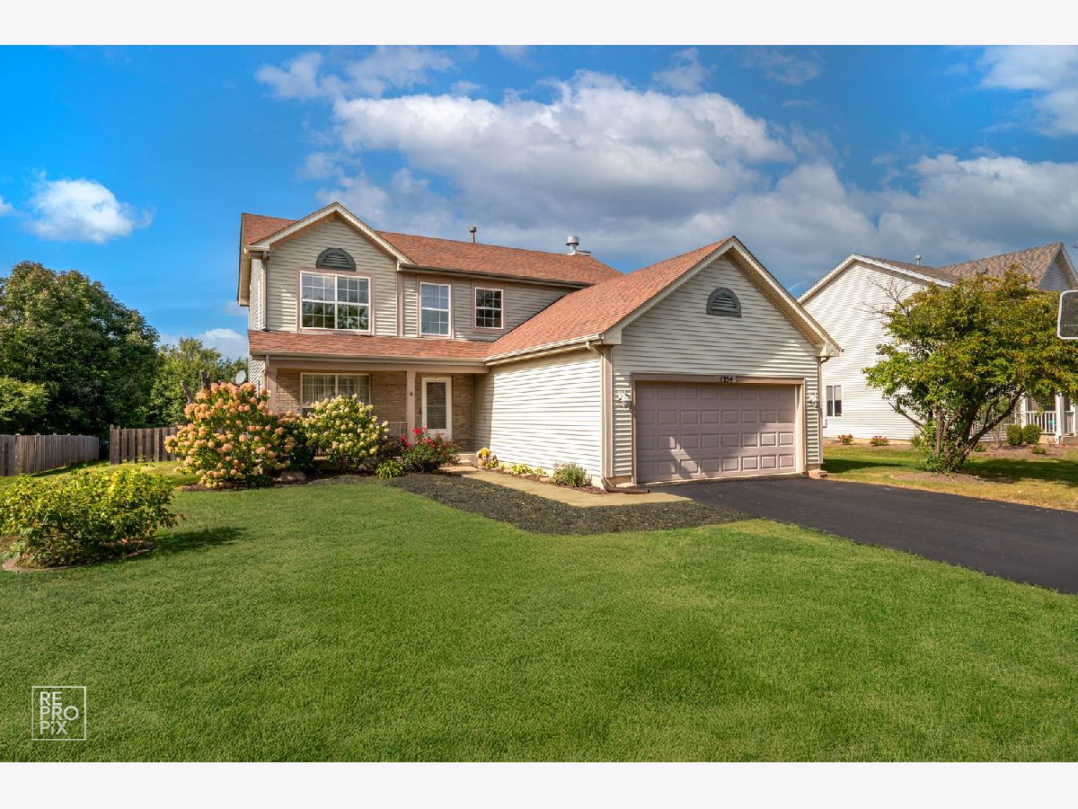  For Sale Round Lake Illinois, 1354 Abington Lane