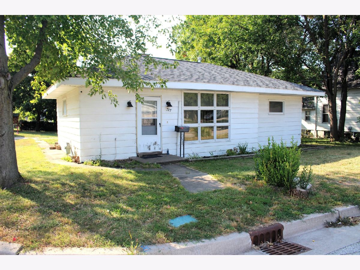 For Sale Clinton Illinois, 727 Grant Street