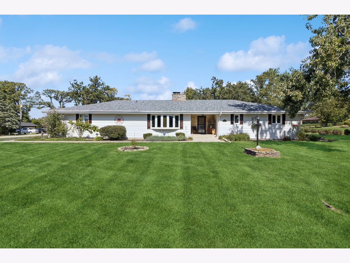 Homes For Sale Ranch Oaks Manhattan Illinois, 16240 Diane Way