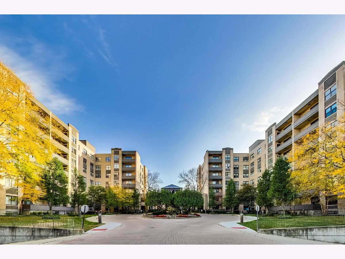 Condominiums For Sale Barclay Place Lincolnwood Illinois, 4545 Touhy Avenue