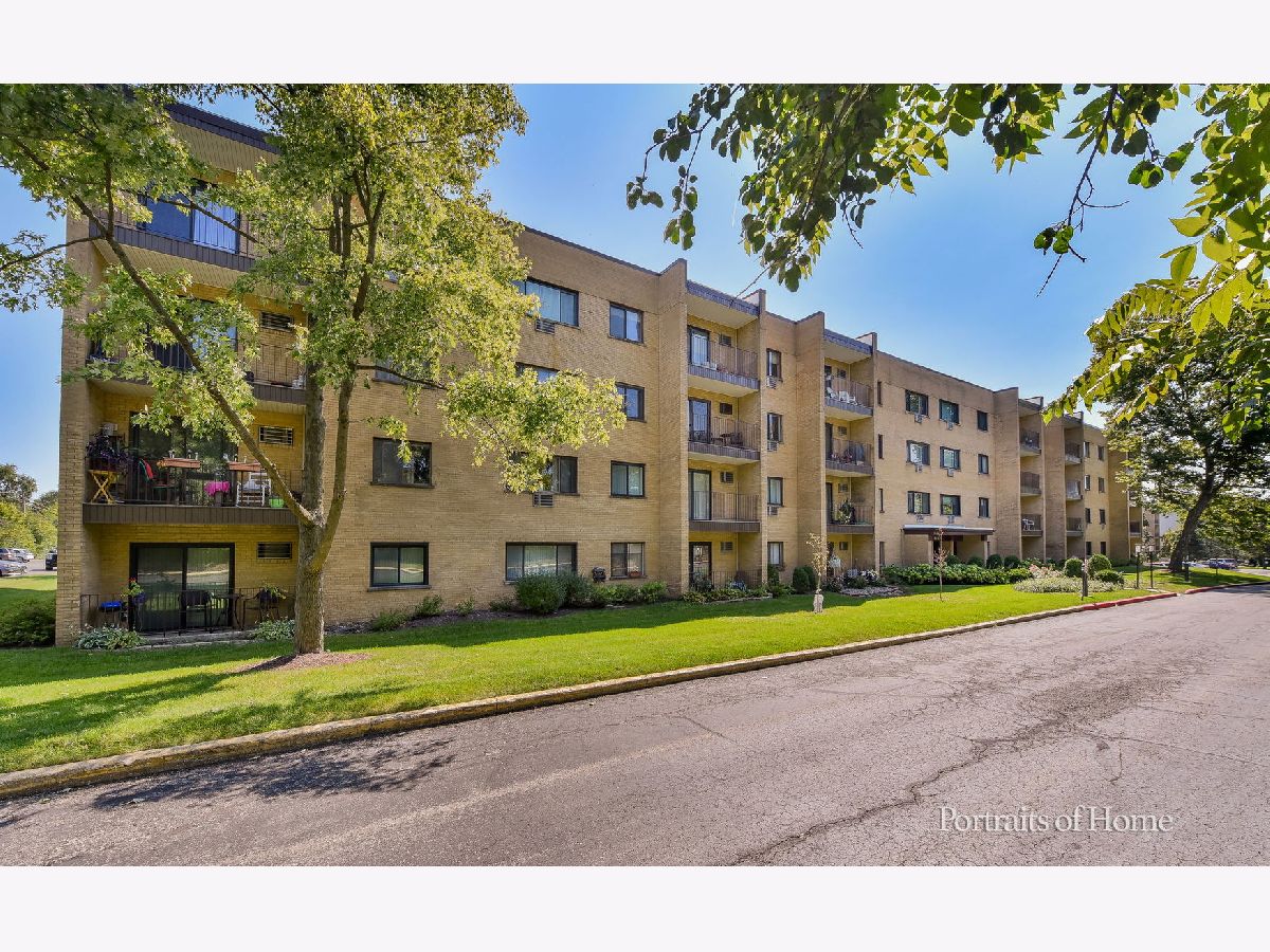 Condominiums For Sale Country Club Condos Countryside Illinois, 6630 Brainard Avenue