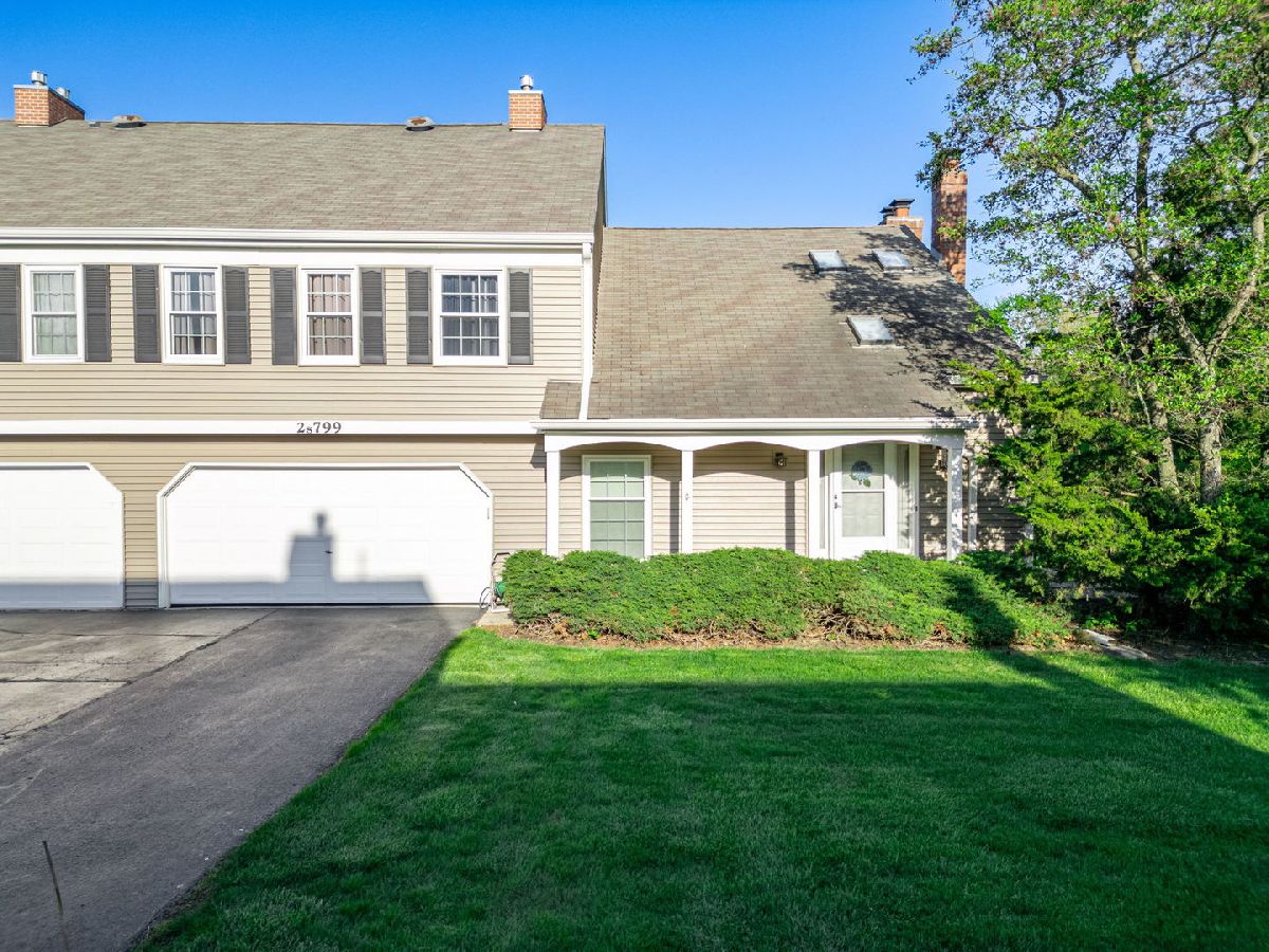 Townhomes Sold Warrenville Lakes Warrenville Illinois, 2S799 Grove