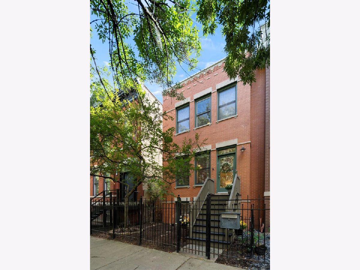 Condos & Townhomes & Homes For Sale Bucktown Chicago Illinois, 1832 Wilmot Avenue