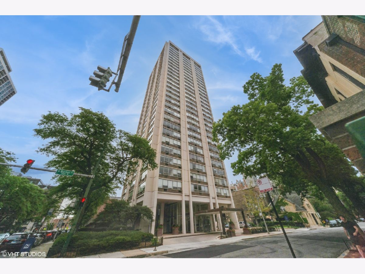 Condos & Townhomes Rented Sandburg Village Chicago Illinois, 70 Burton