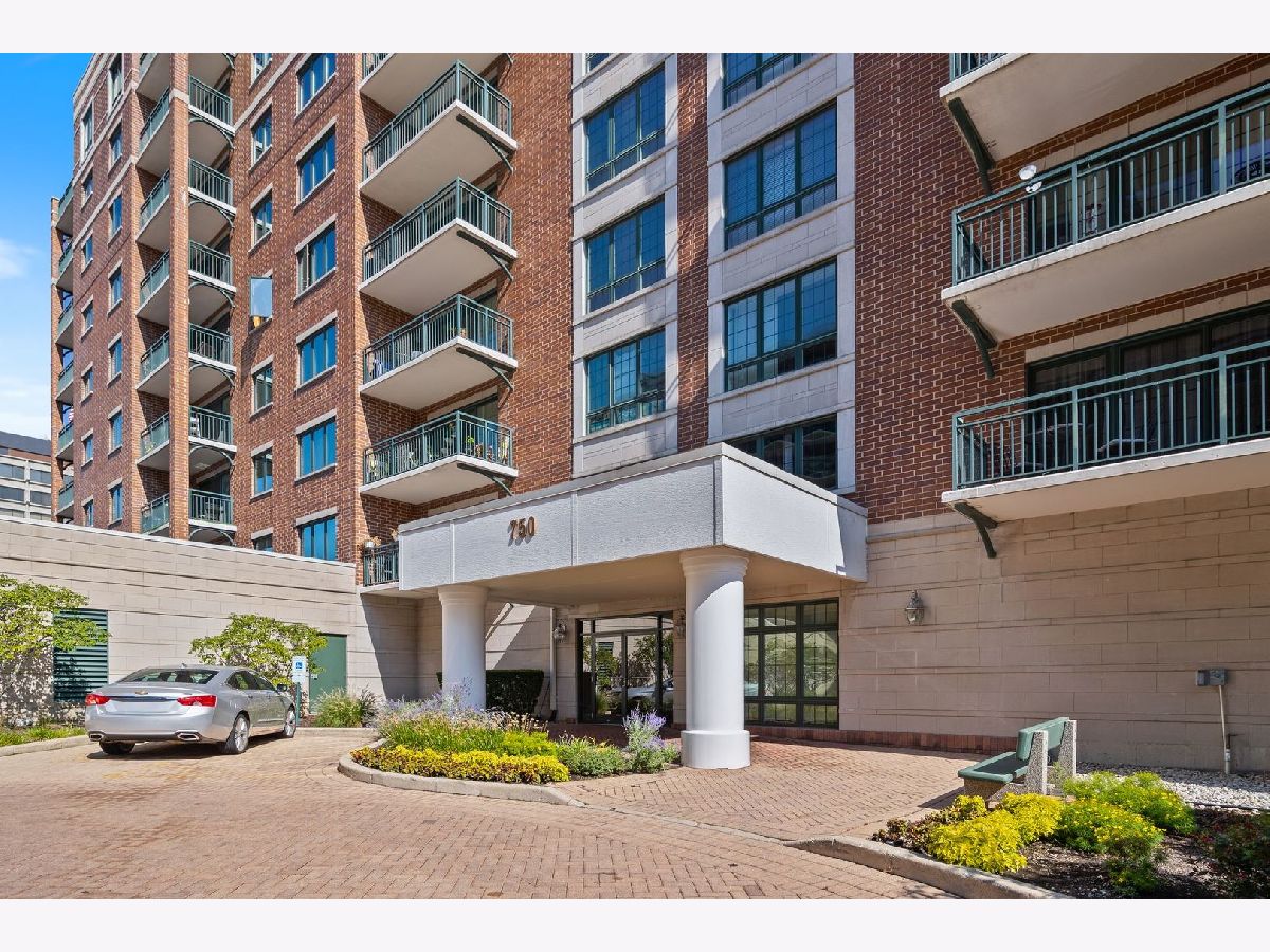 Condominiums For Sale Library Courte Des Plaines Illinois, 750 Pearson Street