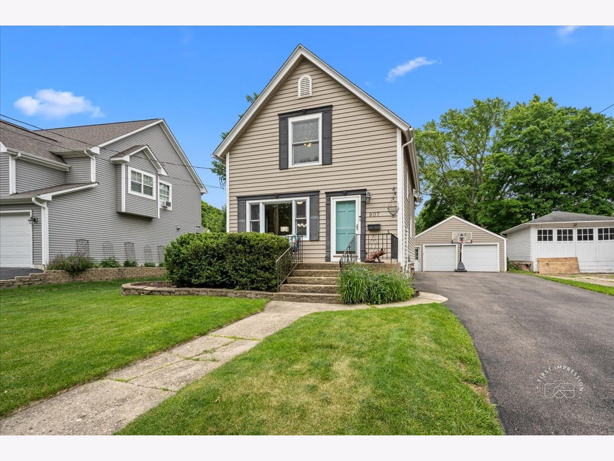  For Sale St Charles Illinois, 907 Illinois Avenue