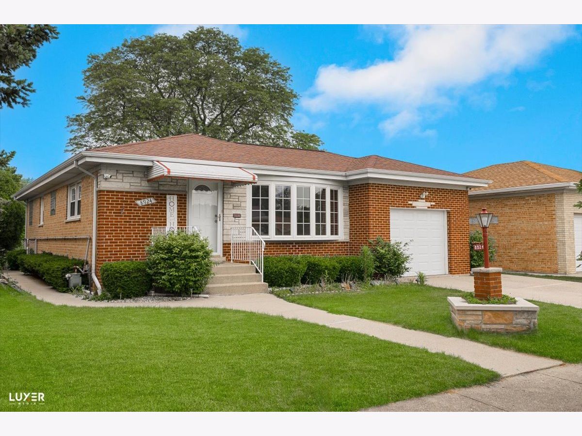 Rented Morton Grove Illinois, 8924 Oleander
