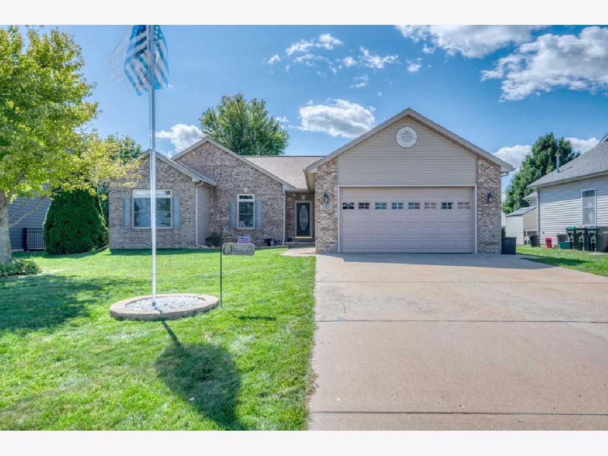  For Sale Braidwood Illinois, 1021 Cermak Road