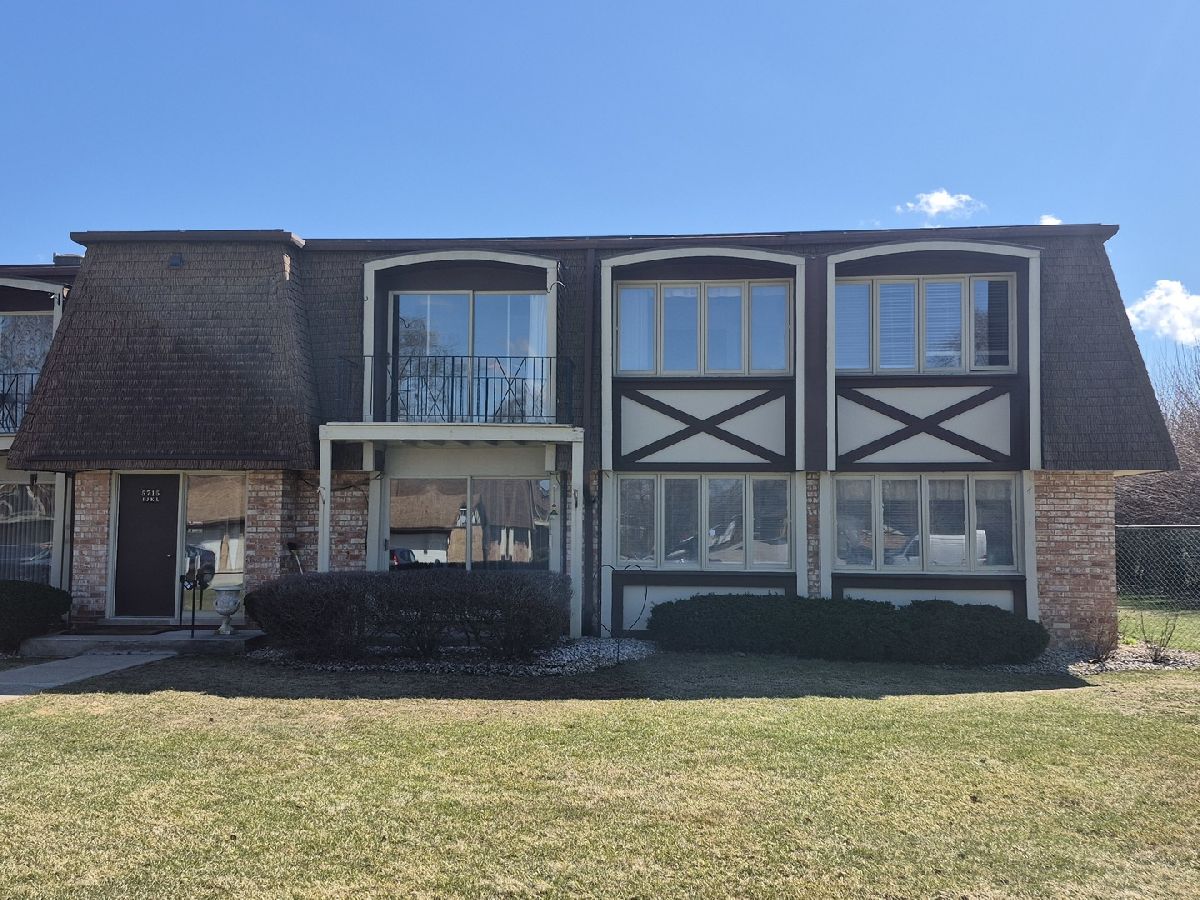  For Sale Crestwood Illinois, 5715 Park Place