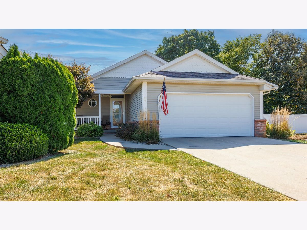 Homes & Condos & Townhomes For Sale Breckenridge Bloomington Illinois, 57 Astoria Way