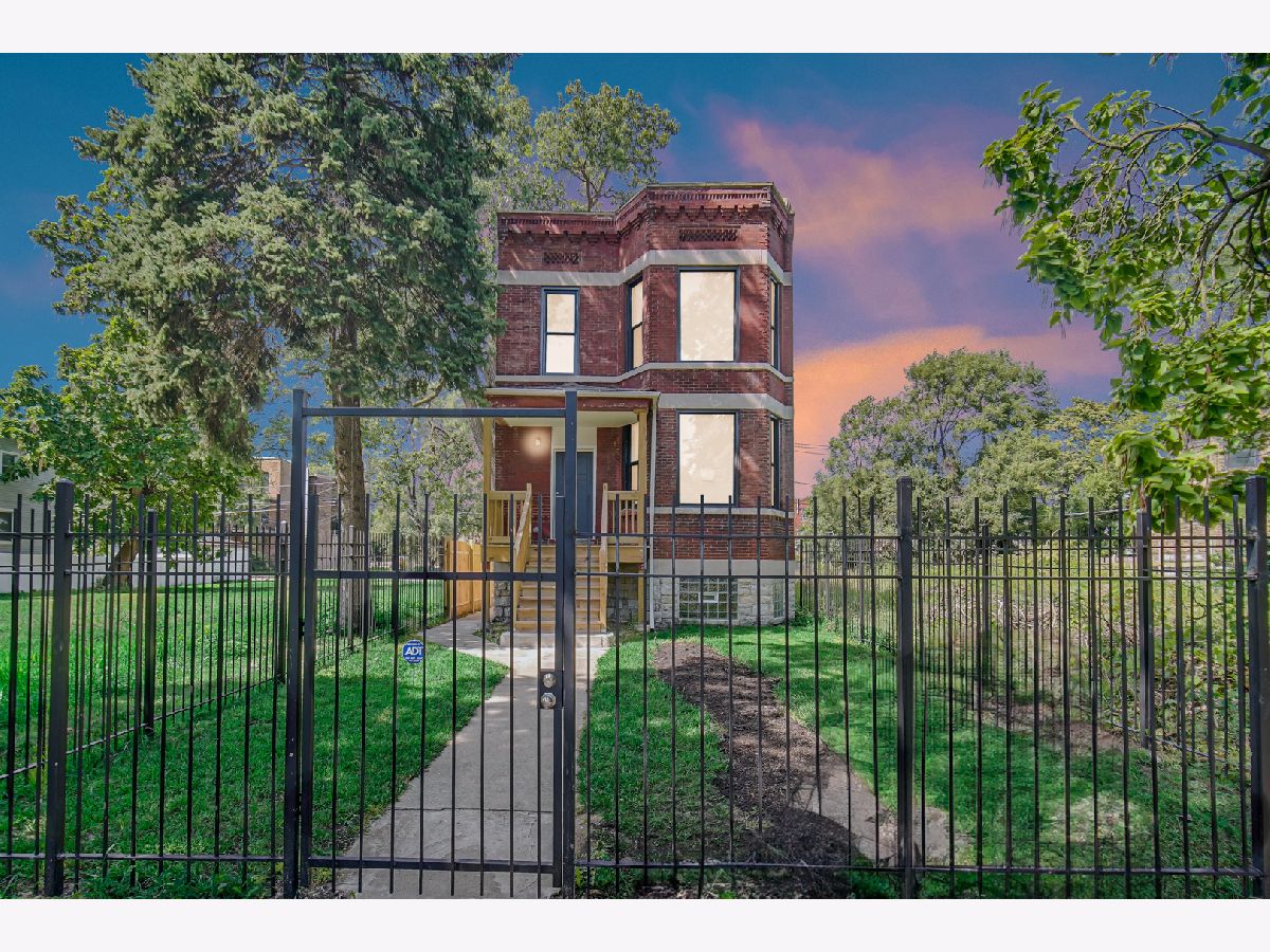  For Sale Chicago Illinois, 6726 Emerald Avenue