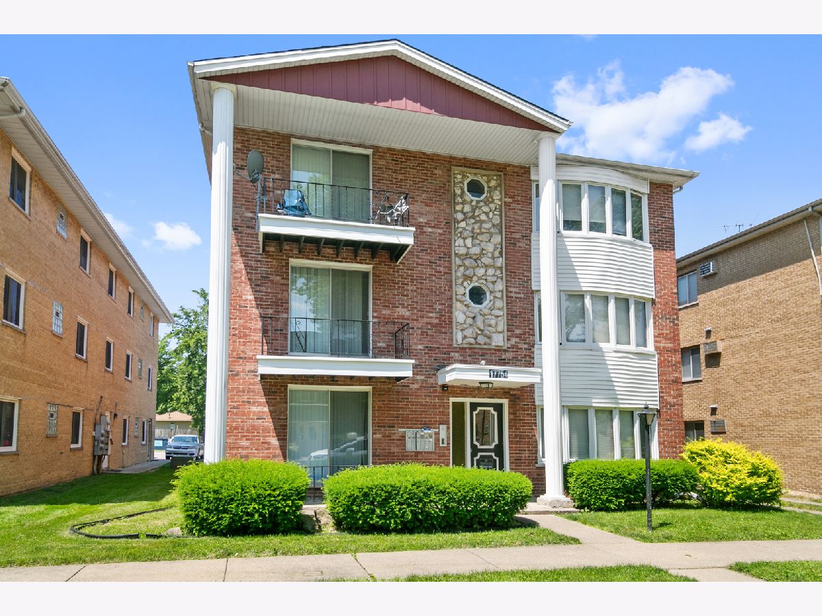 Rented Lansing Illinois, 17754 Rosewood