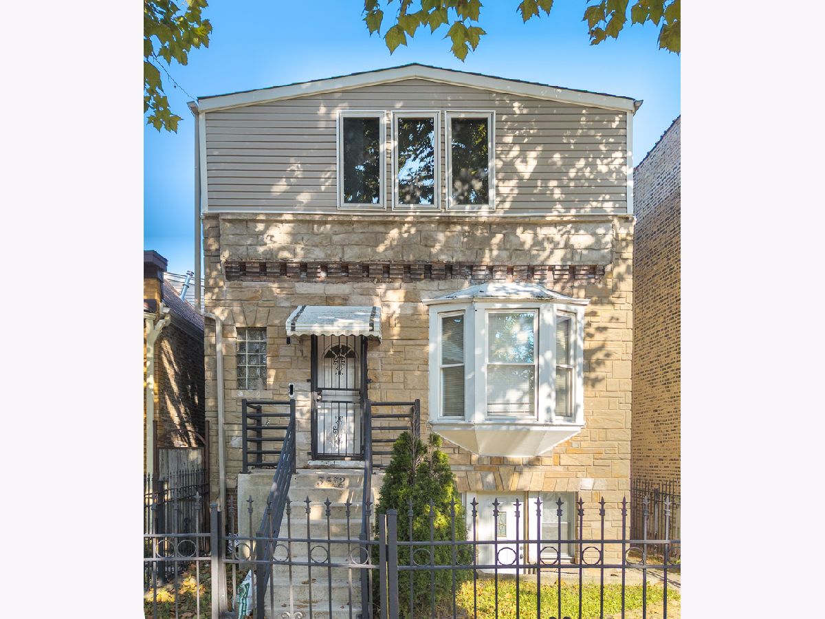 Rented Chicago Illinois, 3532 Evergreen