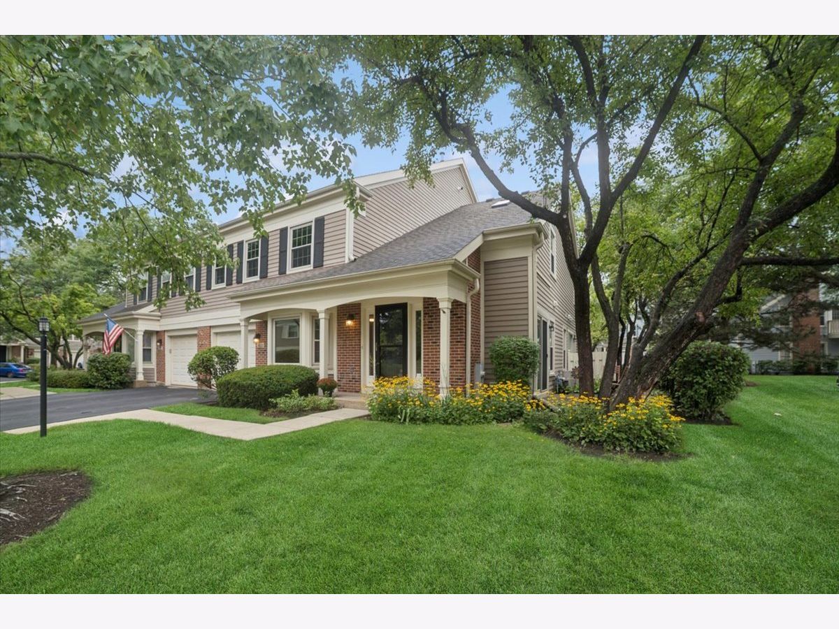 Townhomes & Condos & Homes Sold Lake Arlington Towne Arlington Heights Illinois, 1935 Charter Point