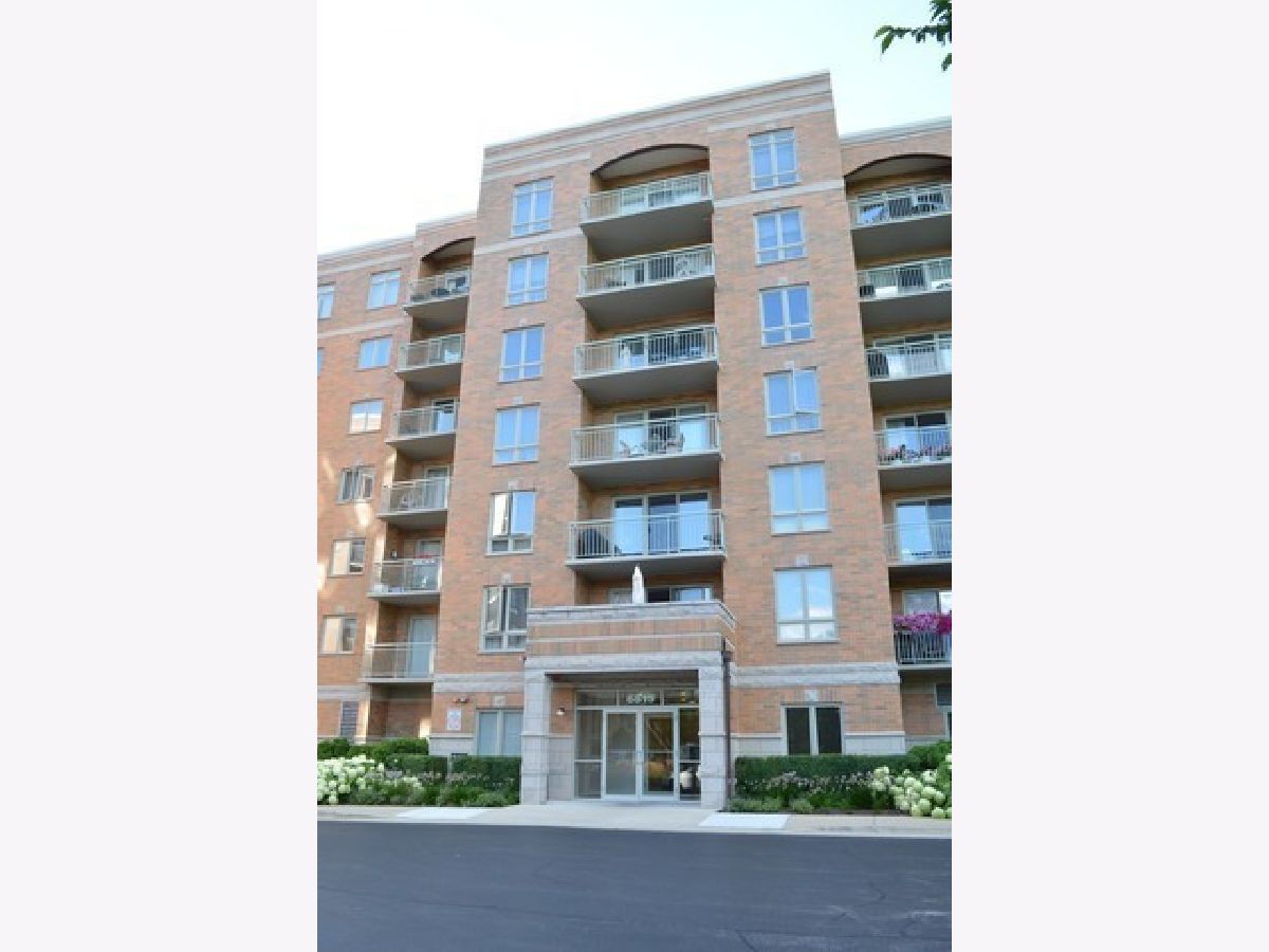 Condominiums For Sale Eagle Point Niles Illinois, 6815 Milwaukee Avenue