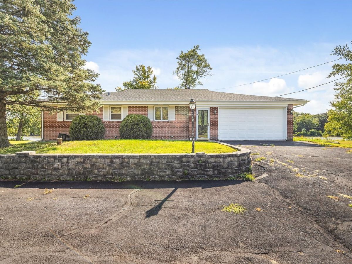  For Sale Machesney Park Illinois, 8334 Shore Drive