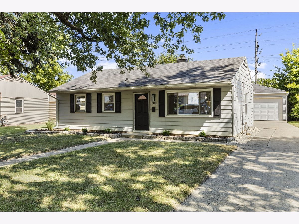 Homes For Sale Marycrest Joliet Illinois, 300 Notre Dame Avenue