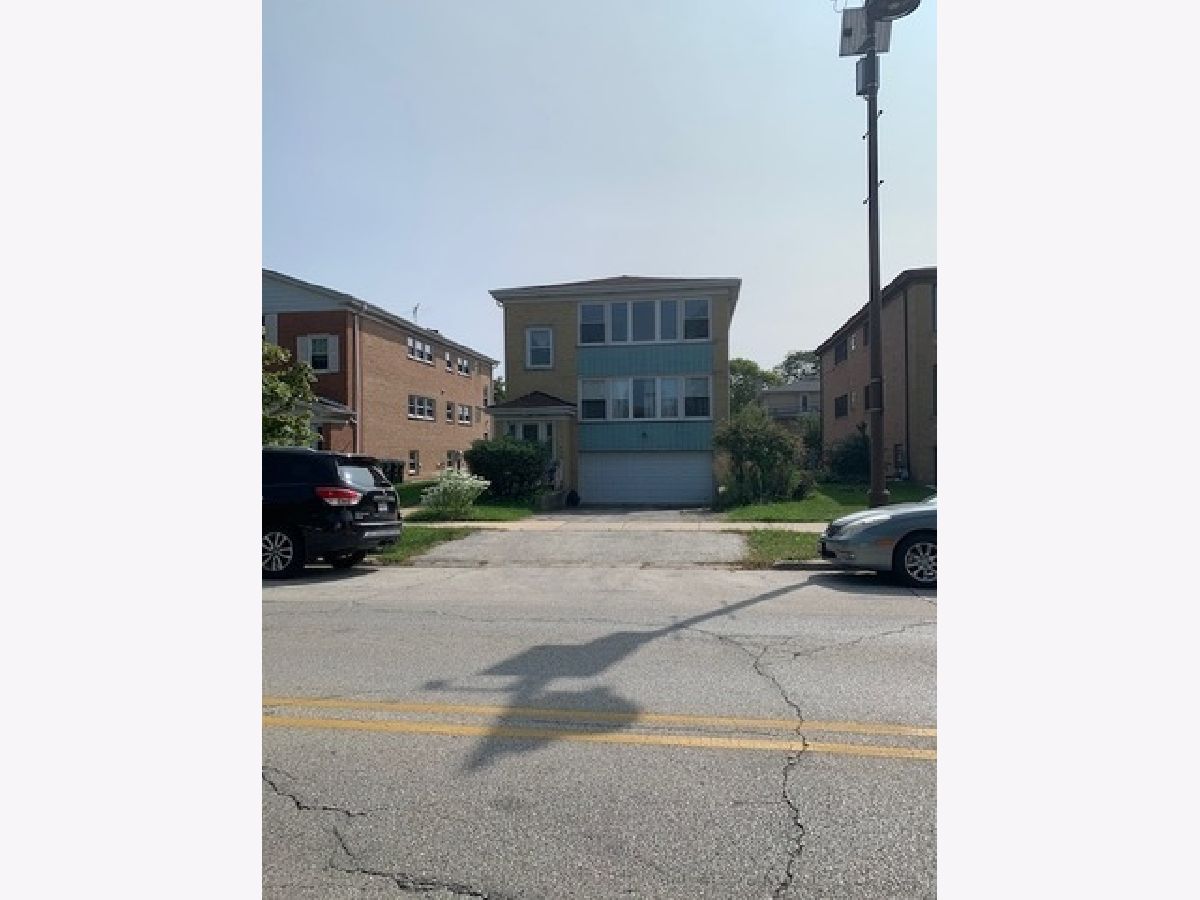 Rented Lincolnwood Illinois, 3341 Pratt