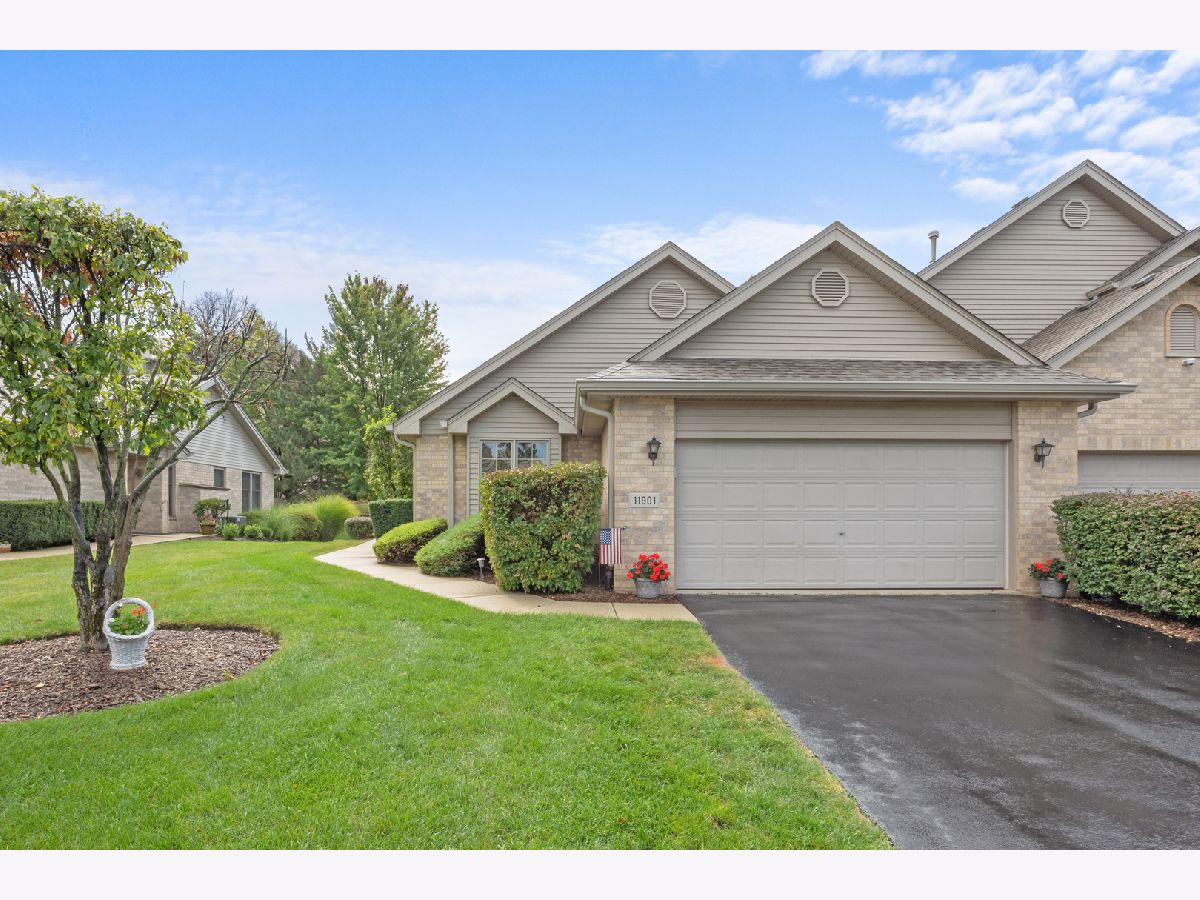 Townhomes & Condos & Homes For Sale Long Run Creek Orland Park Illinois, 11901 Somerset Road