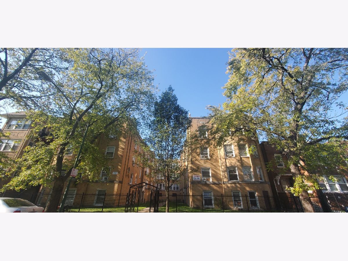 Rented Chicago Illinois, 4826 Avers