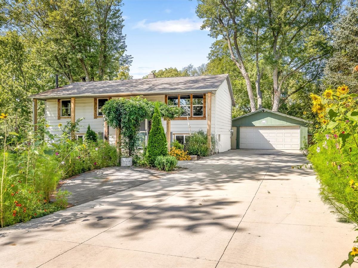  For Sale Rockford Illinois, 5825 Kirkwood Drive